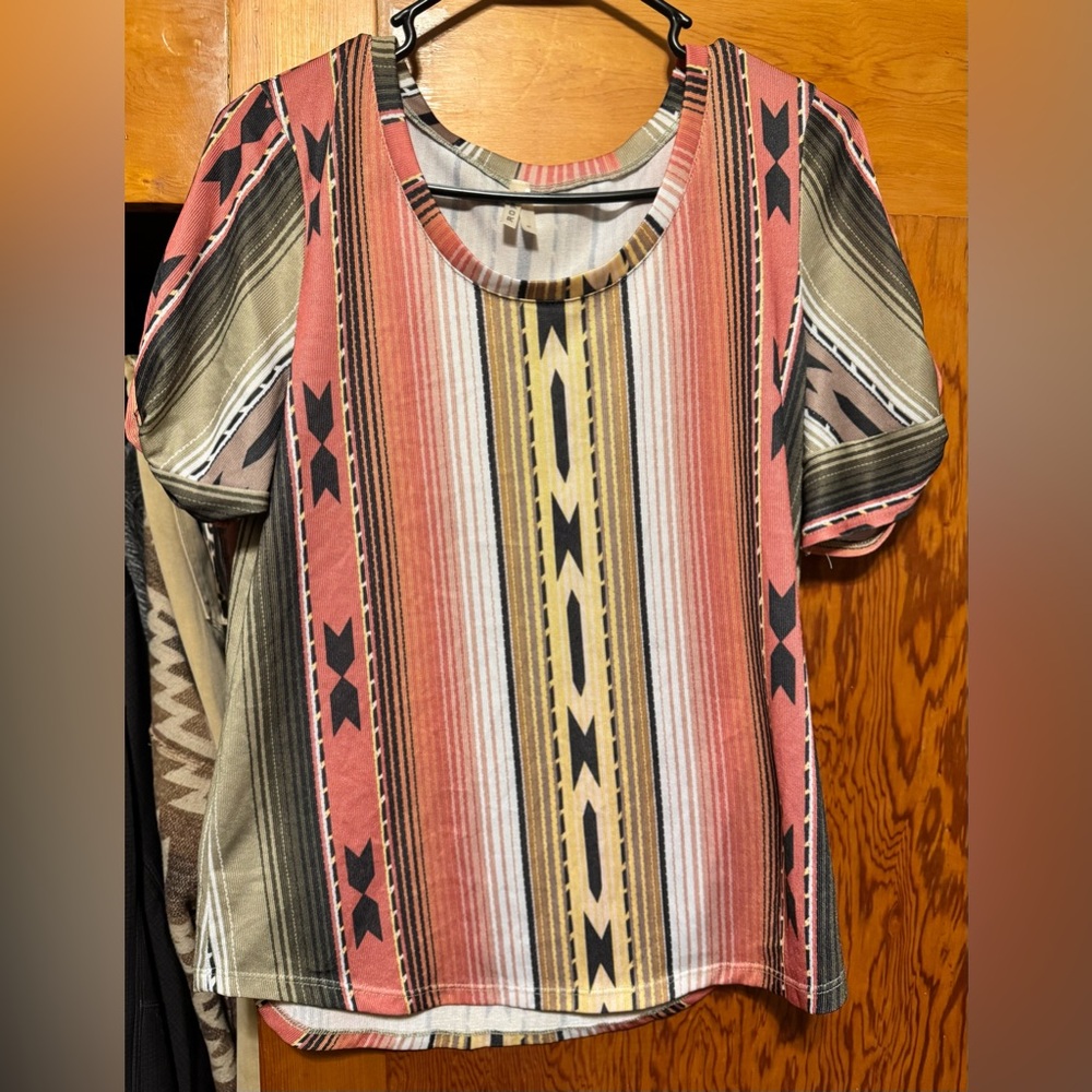 Roper Aztec Stripe Short Sleeve Tee in Coral, Olive & Cream